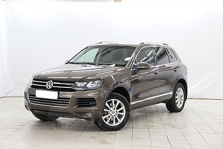 Свежие новости: Полицейские разыскивают угнанный с парковки в селе Галициново «Volkswagen Touareg»