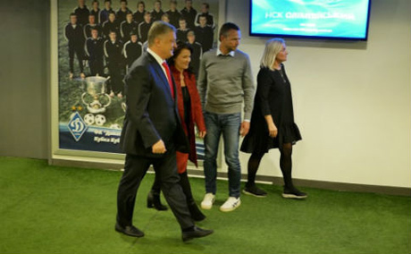 Свежие новости: Порошенко приехал сдавать анализы для международных экспертов