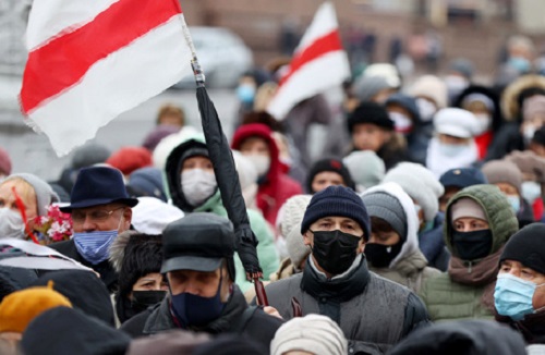 Свежие новости: Силовики применяли светошумовые гранаты и слезоточивый газ против участников 