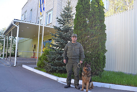 Свежие новости: В Южноукраинске нацгвардеец-кинолог вместе со служебной собакой нашли пропавшую девочку