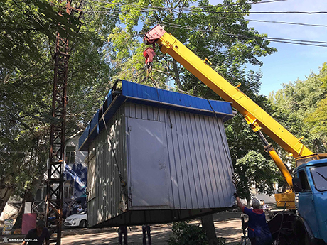 Свежие новости: В центре Николаева убрали четыре незаконных торговых МАФа