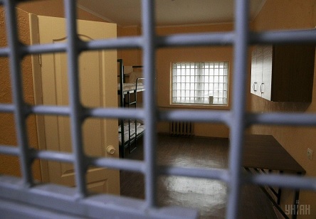 Свежие новости: В Николаевское СИЗО заключенному пыталсь передать спиртное в бутылке из-под минеральной воды