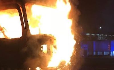 Свежие новости: Под Одессой на ходу загорелась фура – огонь уничтожил кабину водителя