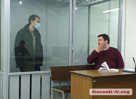 Свежие новости: В Николаеве сын, сбросивший мать с 7-го этажа, свою вину в суде не признает