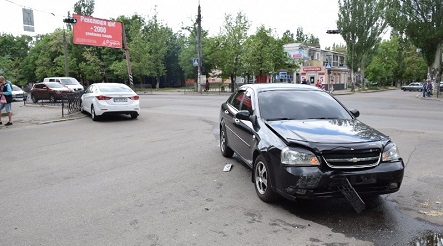 Фото новости: На перекрестке в Николаеве столкнулись  Свежие новости: На перекрестке в Николаеве столкнулись