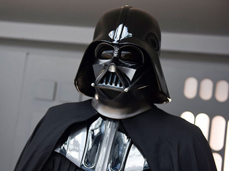 Свежие новости: Оригинальный костюм Дарта Вейдера могут продать на аукционе за 2 млн долларов