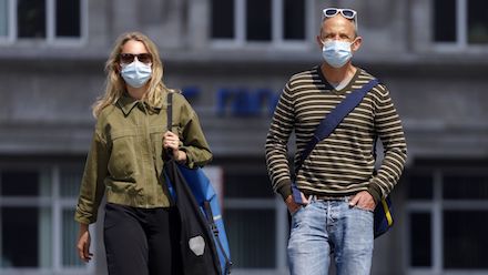 Свежие новости: Полицейские заставили нарушителя карантина сделать 300 приседаний, он умер