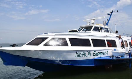 Свежие новости: Более 8 тысяч человек воспользовались «ракетой» «Нибулона», чтобы добраться до Кинбурнской косы