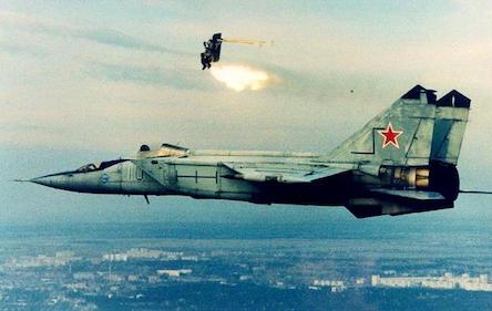 Свежие новости: Французский пенсионер случайно катапультировался из самолета