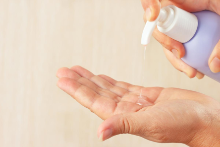 Фото новости: ВІДЕО: Отрута під виглядом антисептика: українцям продають небезпечні дезінфектори Свежие новости: ВІДЕО: Отрута під виглядом антисептика: українцям продають небезпечні дезінфектори