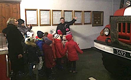 Свежие новости: У Первомайському районі діти продовжують знайомитися із професією пожежного-рятувальника