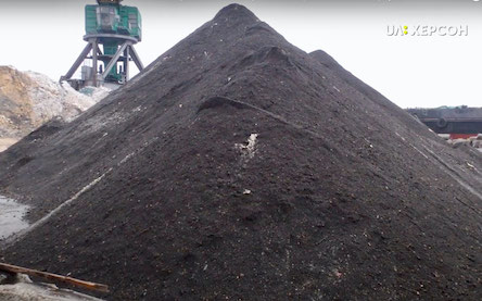 Свежие новости: С 2019 года в порту Херсона хранятся токсичные отходы из Черногории