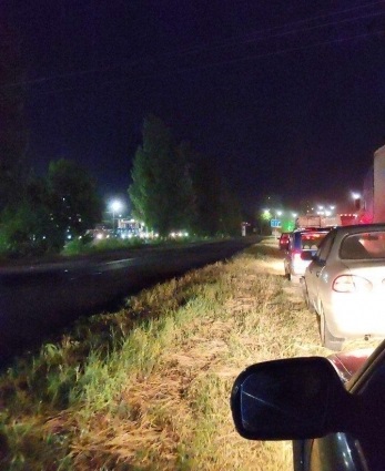 Свежие новости: На въезде в Николаев со стороны Новой Одессы многокилометровая пробка — фуры едут в три ряда