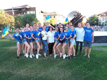 Фото новости: Народний ансамбль бального танцю «Вдохновение» на міжнародному фестивалі «Grand  festival» Свежие новости: Народний ансамбль бального танцю «Вдохновение» на міжнародному фестивалі «Grand  festival»