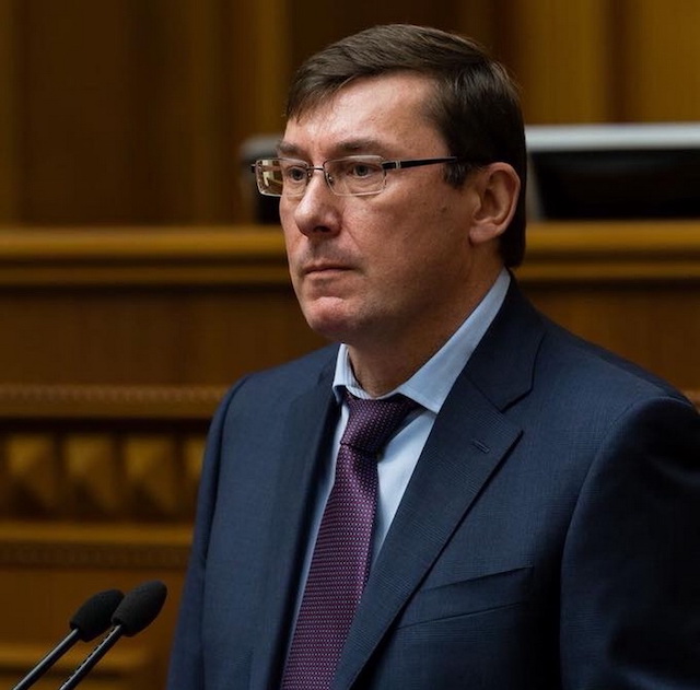 Свежие новости: Луценко: на столі у Кравченка четвертий місяць лежить підозра Арахамії від НАБУ