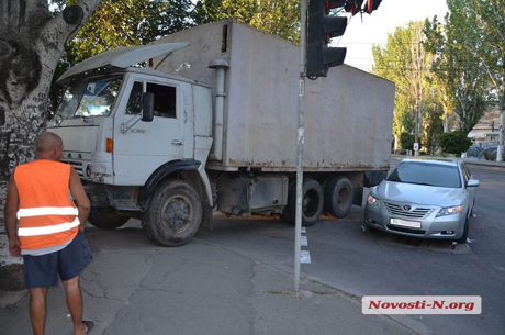 Свежие новости: Начальник Николаевского райотдела полиции стал участником ДТП в центре Николаева