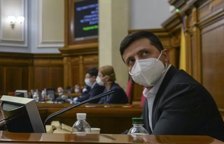 Свежие новости: Зеленский сделал выбор между Коломойским и МВФ – и потерял монобольшинство в Раде