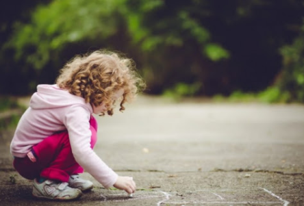 Свежие новости: В Черновцах детям до 14 лет запретили выходить на улицу без родителей