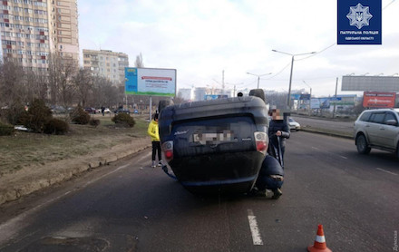 Свежие новости: В Одессе автомобиль перевернулся на крышу