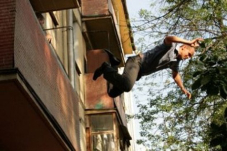 Свежие новости: В Одессе в ходе ссоры выбросили с балкона иностранца