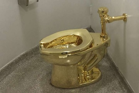 Свежие новости: З палацу у Британії, де народився Черчилль, вкрали золотий унітаз