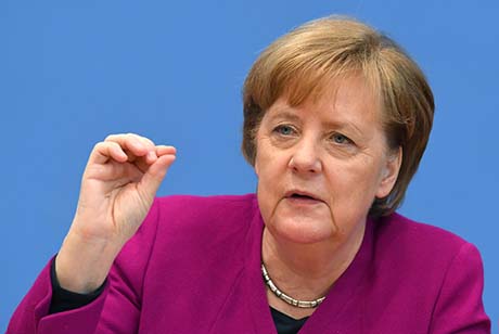 Свежие новости: Меркель поздравила Порошенко с выходом во второй тур