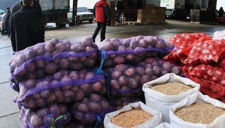 Свежие новости: Тонны еды отправляют на свалку. Как закрытие продуктовых рынков в Украине ударит по ценникам