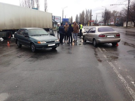 Свежие новости: В Николаеве нетрезвый водитель ВАЗа подрезал Daewoo и спровоцировал ДТП