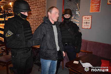 Свежие новости: В Николаеве задержали сутенера, который сводил клиентов с подростками