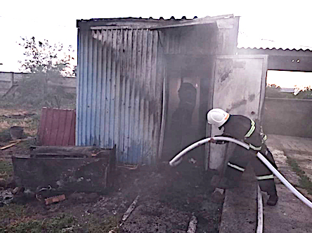 Свежие новости: В Очаковском районе сгорел металлический вагончик