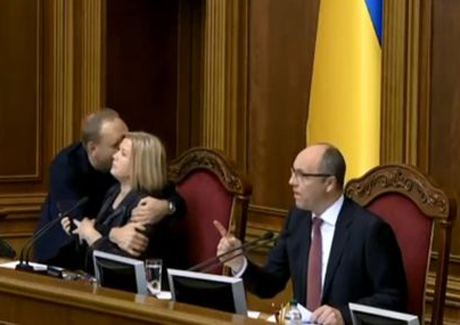 Свежие новости: Спикер и вице-спикер осадили зарвавшегося соратника Тимошенко, тому пришлось извинятся