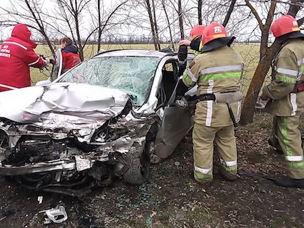 Свежие новости: Возле Первомайска столкнулись автомобили – погибли два подростка, двое получили травмы