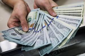 Свежие новости: Мужчина пытался вывезти из Азербайджана десятки тысяч долларов