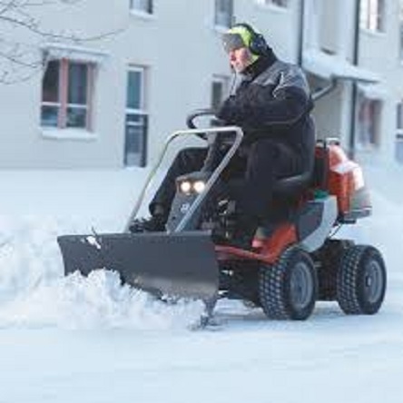 Свежие новости: В Николаеве департамент ЖКХ заказал 5 снегоуборочных машин за 130 тысяч