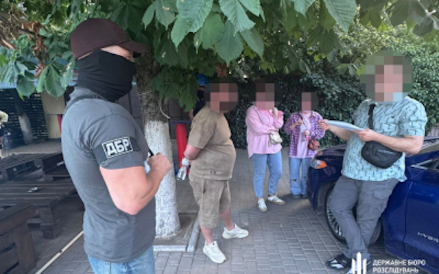 Свежие новости: За $8,5 тисячі обіцяли повернути військових на службу: на Одещині викрили корупційну схему