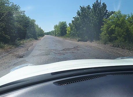 Свежие новости: Водитель раскритиковал дородную службу из-за того, что все еще не отремонтирован участок, где перевернулся автобус