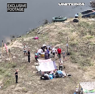 Свежие новости: Українські воїни використовують дрони для передачі гумдопомоги на окуповане лівобережжя Херсонщини