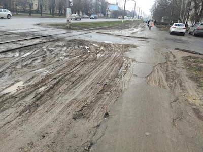 Свежие новости: Николаевцы не первый год просят отремонтировать тротуар