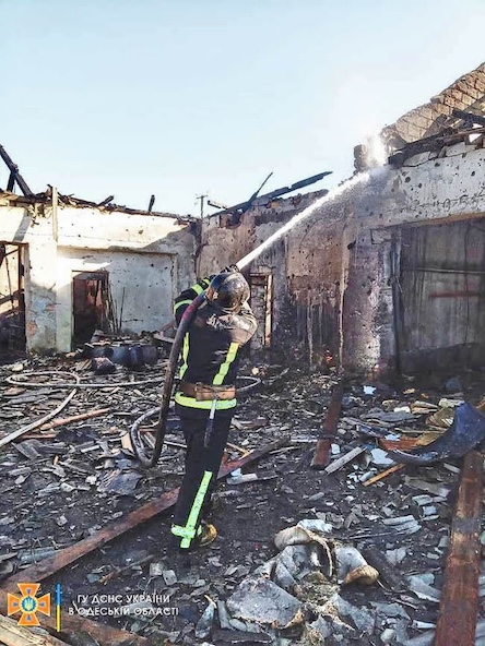 Фото новини: росіяни вдарили ракетами «Бандероль» по Снігурівці Свіжі новини: росіяни вдарили ракетами «Бандероль» по Снігурівці