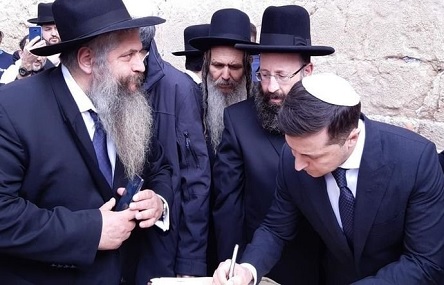Свежие новости: Зеленский в кипе помолился за мир в Украине у Стены плача в Иерусалиме