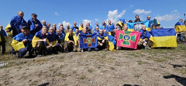 Фото новости: Україна повернула з російського полону 95 військових Свежие новости: Україна повернула з російського полону 95 військових