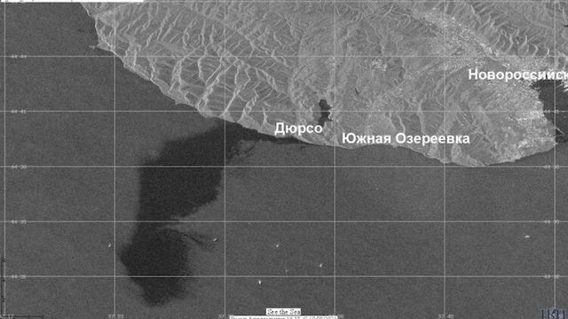 Свежие новости: В Черном море случился разлив нефти: площадь пятна выросла за 4 дня в 400 тысяч раз