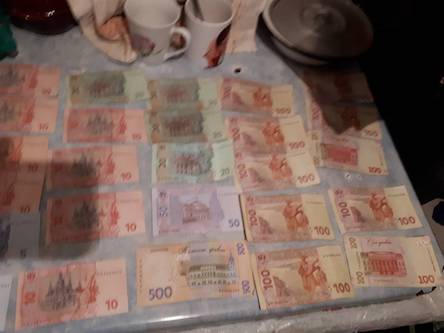 Свежие новости: В Вознесенске задержали двух женщин и мужчину, которые занимались сбытом наркотиков