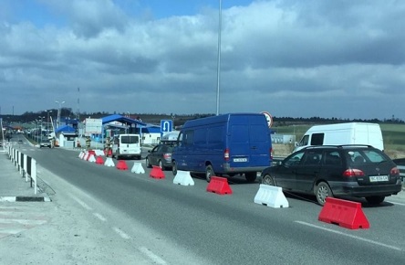 Свежие новости: Сотни машин застряли в очередях на въезд в Украину