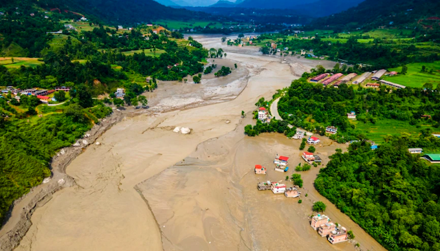Свежие новости: Внаслідок повені у Непалі вважаються зниклими безвісти 53 українця