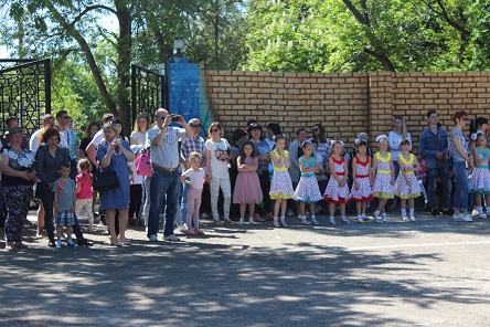 Свежие новости: У першотравень юні вознесенці відправилися в дивовижну країну Дитинства