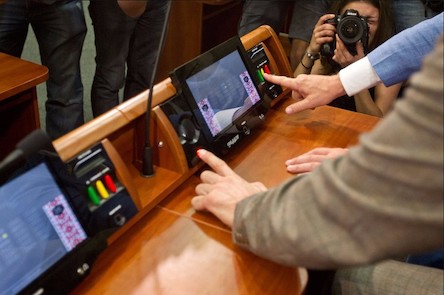 Свежие новости: Зеленский готовит наказание для депутатов за 