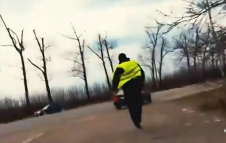 Свежие новости: На Буковине полицейский пытался убежать от водителя и съесть взятку