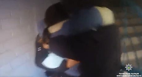 Свежие новости: В Николаеве патрульные спасли женщину из горящего дома