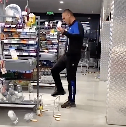 Свежие новости: У Вознесенську чоловік вчинив погром у супермаркеті